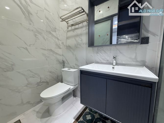 SIÊU PHẨM STUDIO FULL NỘI THẤT  CỬA SỔ LỚN CỰC RỘNG NGAY SÁT QUẬN 1ị - 9