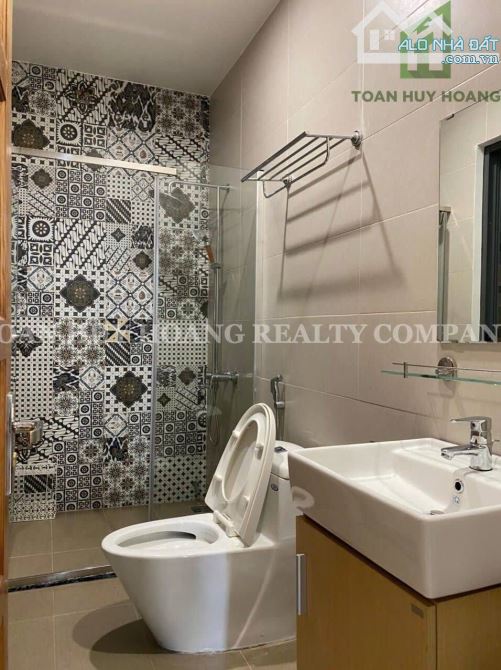 Nhà 4 phòng ngủ khu Phạm Văn Đồng - B945 - 9