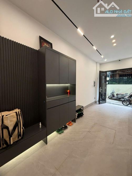🏡 SIÊU PHẨM BỒ ĐỀ – HỒNG TIẾN, 32M², 6 TẦNG, THANG MÁY, Ô TÔ ĐỖ CỬA – 12 TỶ - 9