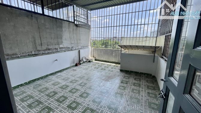 Cho thuê nhà 4x18 đúc 3lầu st 5pn 5wc - khu phân lô - 9