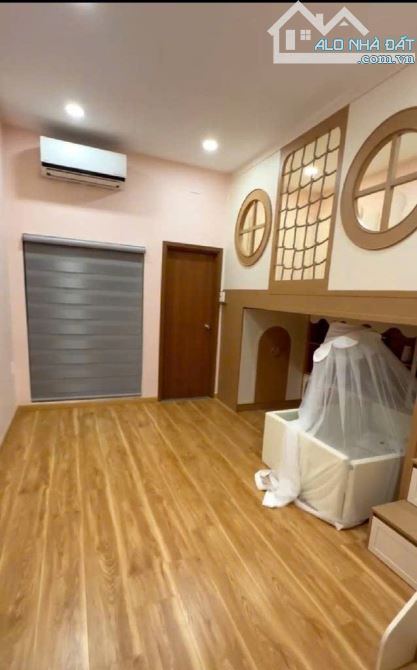 Nhà Đẹp 5 Tầng Có Thang Máy - 4x18 - Xe Hơi Vào Nhà - Gần Mặt Tiền Hoàng Văn Thụ - 9
