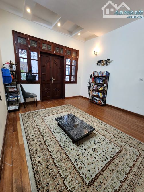 GĐ CẦN BÁN GẤP BIỆT THỰ MỸ ĐÌNH - LÔ GÓC - 150m2 - 4 TẦNG - GIÁ CHỈ 40.5 tỷ. - 9
