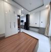 SIÊU PHẨM STUDIO FULL NỘI THẤT  CỬA SỔ LỚN CỰC RỘNG NGAY SÁT QUẬN 1ị