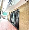 BÁN NHÀ PHẠM VĂN ĐỒNG 64 M2 XÂY 5 TẦNG GIÁ 9..X TỶ XÂY MỚI KOONG