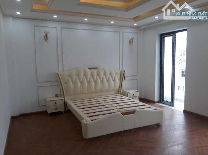 Bán nhà Nguyễn Đình Chiểu, tường giáp CV Thống Nhất, 100 m2, 2x tỷ. - 2