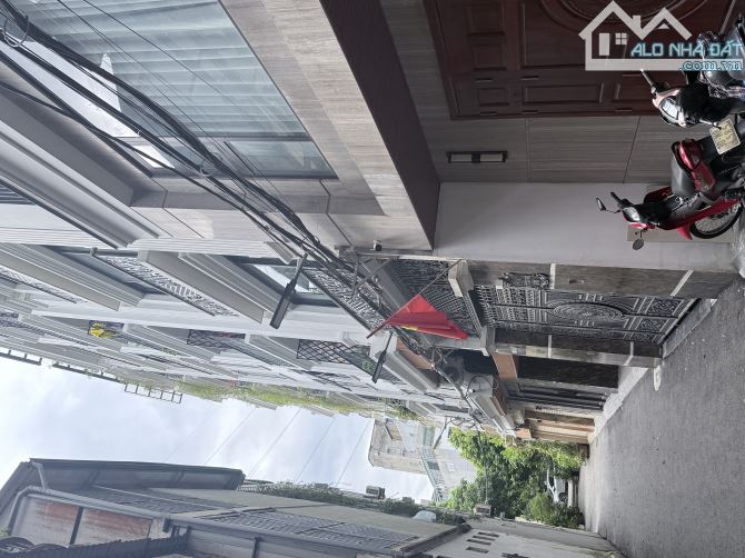Bán nhà  phố Vọng,Hai Bà Trưng 42m x 4 Tầng, Giá 15.8 tỷ. Ôtô tránh, vỉa hè,phân lô
