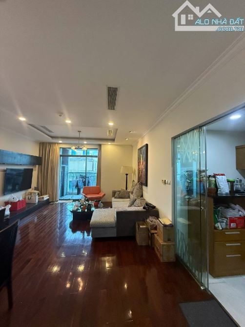 Bán CHCC 3PN2WC 132m2 Vincom Center Bà Triệu, Hai Bà Trưng, SĐCC,tầng trung, slot, từ 20tỷ