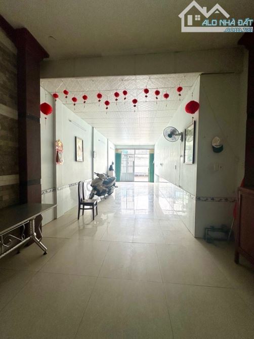 Lô Góc 7x26 - Ngay Phú Mỹ Hưng - Quận 7- Xe Hơi Đổ Cửa - Chỉ 15 Tỷ