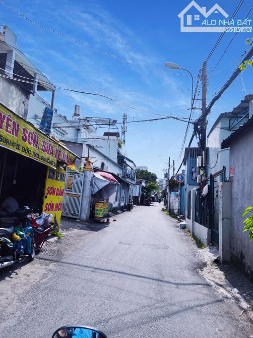 Dương Quảng Hàm - Hẻm Xe Tải Thông - 50M² - Bán Đất Tặng Nhà Cấp 4