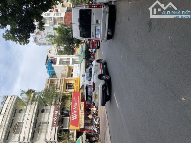 Vị trí đẹp , hiếm ,MT Lý Chính Thắng quận 3