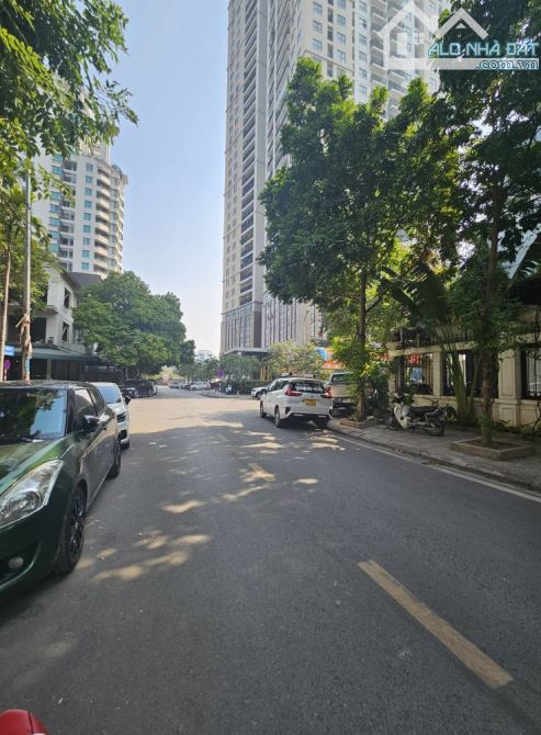 6 tầng thang máy – ô tô tránh – Phùng Chí Kiên – chỉ 26 tỷ