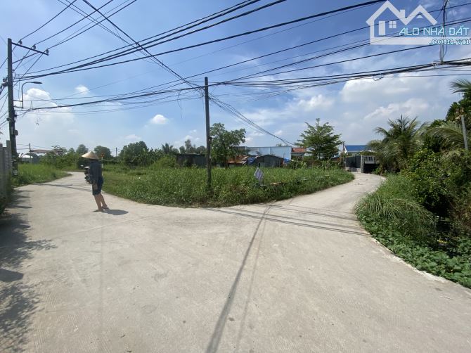 Cần bán nền 173m2 góc 2MT xã An Phú Tây