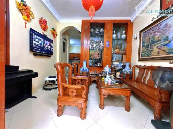BÁN NHÀ LẠC LONG QUÂN Ô TÔ ĐỖ CỬA LÔ GÓC CÓ SÂN ĐỂ XE DÂN XÂY NGÕ THÔNG 75M, 5 TẦNG, MT 6