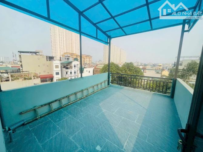 Bán nhà mới tinh tại cầu bươu Thanh Trì ,ô tô ngủ trong nhà .thiết kế hiện tại đại ,nhiều