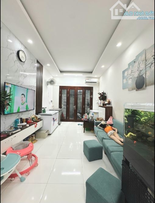 NHÀ ĐẸP VÕ THỊ SÁU 35M-3 NGỦ -FULL NỘI THẤT -NGÕ XE BA GÁC ĐỖ CỬA