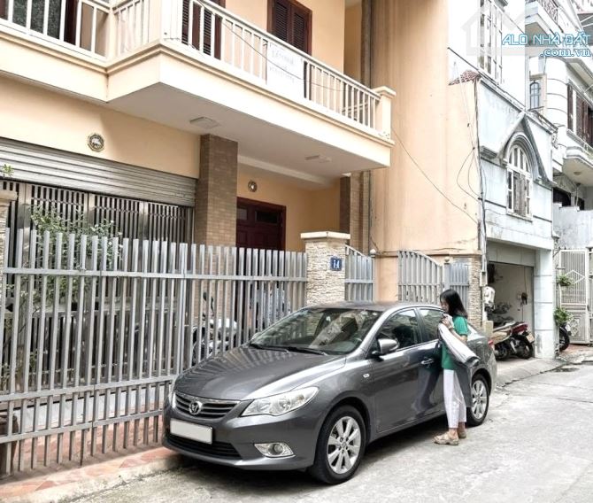 Biệt thự 132m2 MT7.2m Phố Cầu Giấy-4 Tầng Rộng Rãi,Ô Tô Đỗ Cửa Gần Phố,Kinh Doanh Đẹp