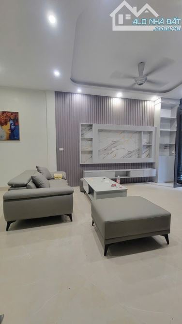 Bán nhà phố Ngọc Trục, Đại Mỗ diện tích 35m2, 5 tầng TẶNG nội thất