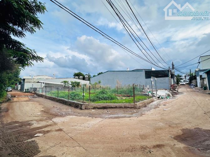 Bán Đất Góc 2 Mặt Đường Hẻm 473/32 YMoan Thông Hẻm 451 YMoan  Chỉ 2,350 Tỷ