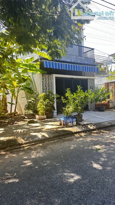 Bán gấp nhà Nước Mặn 2, diện tích 100m2, 3 phòng ngủ, gần sông