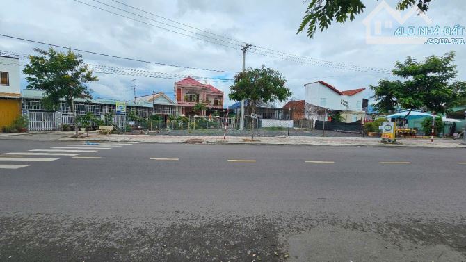 Bán lô đất 2 mặt tiền đường Nguyễn Trãi - Mặt Tiền kinh doanh Diên Khánh