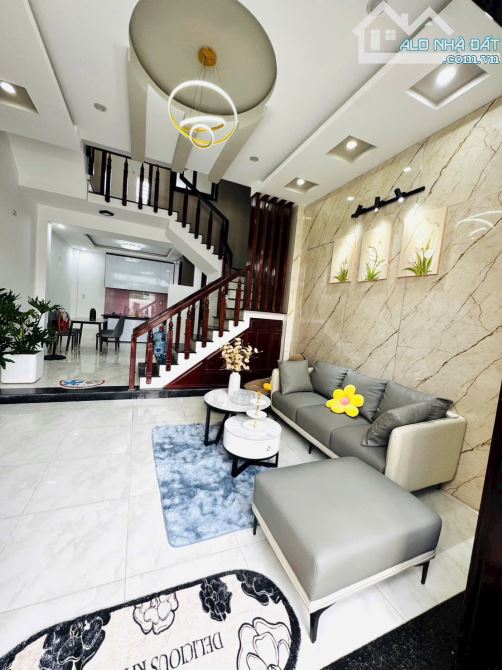 Võ Nguyên Giáp, đối diện Furama, 3tầng 80m2 nhỉnh 20tỷ, HĐT 35tr/th.