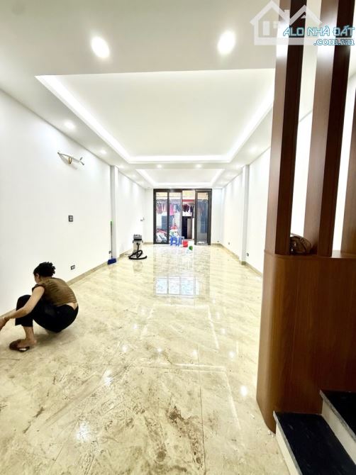 Bán nhà riêng 50×5 Tầng thang máy gần phố Minh Khai