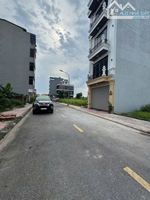 CẦN BÁN MẢNH ĐẤT KHU TÁI ĐỊNH CƯ CỰ KHỐI,LONG BIÊN ĐƯỜNG Ô TÔ VỈA HÈ GIÁ 14,5TỶ