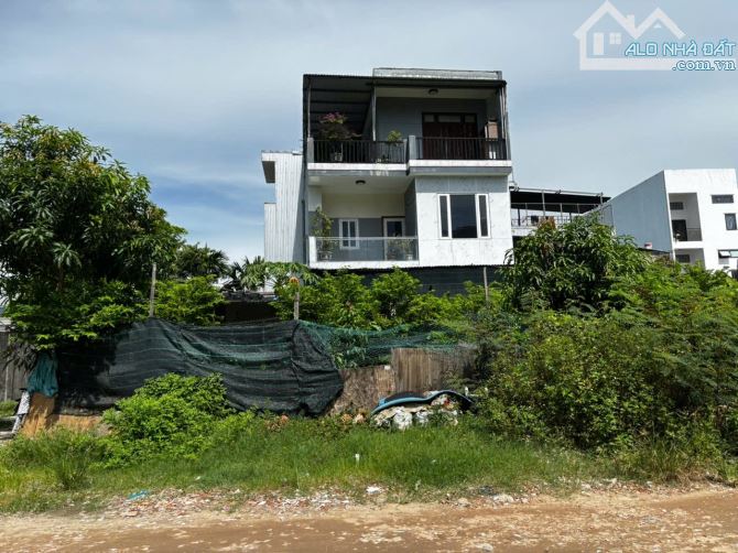 Bán đất tặng căn nhà ba tầng ngay nguyễn đình sáp biển sơn trà đà nẵng