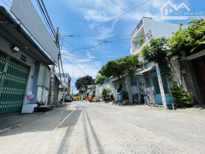 P. Linh Đông, cạnh chợ Tam Hà, Tô Ngọc Vân bán gấp nhà HXH 8m 36 m2 chỉ 3.75 tỷ.