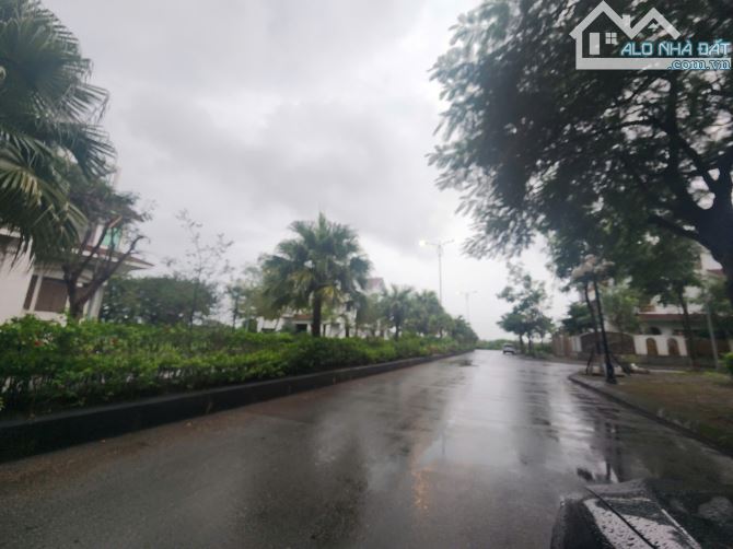 Bán đất biệt thự Phúc Ninh làn 2 đấu mã dt 240m mt 12m giá 20.4 tỷ