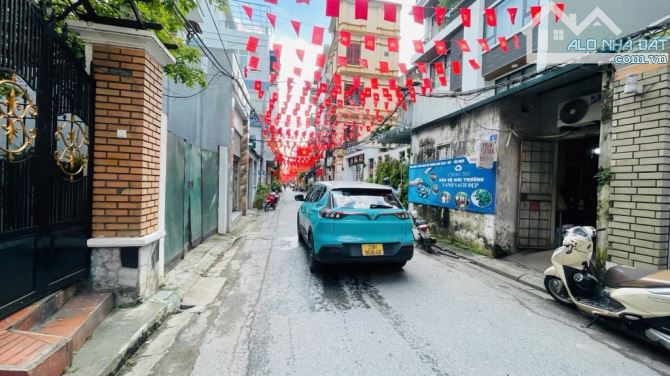 GIA ĐÌNH CẦN BÁN CĂN NHÀ NGỌC THUỴ 60M2 5T MT4M GIÁ NHỈNH 15TỶ THÔNG HỒNG TIẾN Ô TÔ TRÁNH