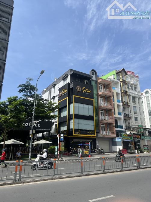 Mặt Tiền Phan Đăng Lưu, P1, Phú Nhuận. DT: 5.5x13m, 4 Tầng Vị Trí Đẹp Giá Bán 20 Tỷ