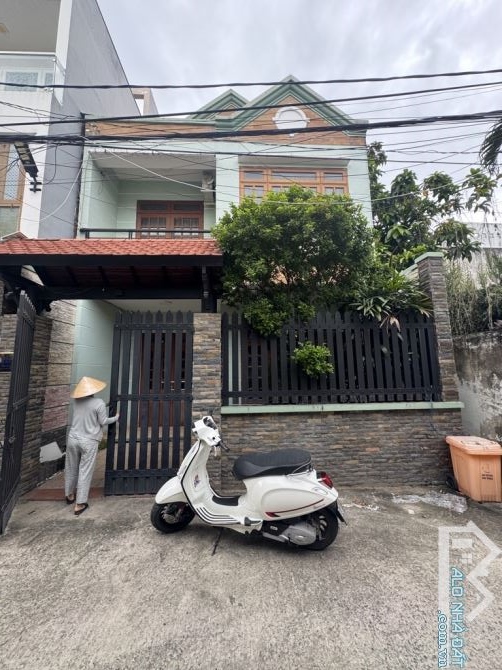 HẺM XE HƠI TRÁNH NHAU KHU KIẾN THIẾT HIỆP PHÚ NGANG HIẾM GẦN 7m; 97 m2 CHỈ 10 TỶ