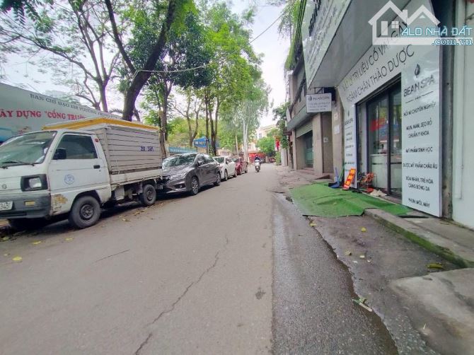 Trung Kính - 55m2 - C4 - Lô góc - Kinh doanh - Vỉa hè - Ô tô tránh