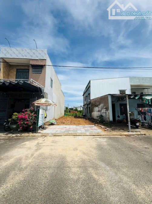 Bán lô 100m2 sạch đẹp, kẹp đường luồng, 3 mặt thoáng Cổ Mân Cúc 1 - Hòa Xuân