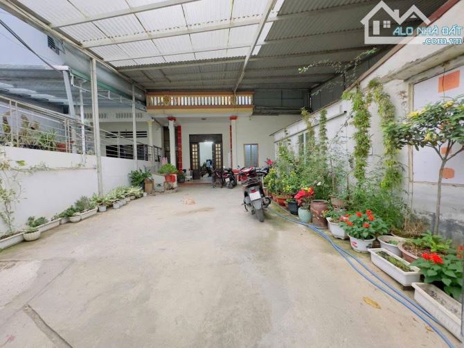 Bán nhà phố Ngọc Thụy 177X3T, MT 9.6m, ô tô tránh, KD, gần công viên, giá tốt 35 tỷ