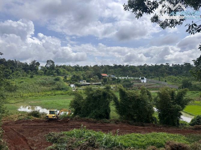 Bán 5,7 sào đất thổ cư view hồ Đạt Lý