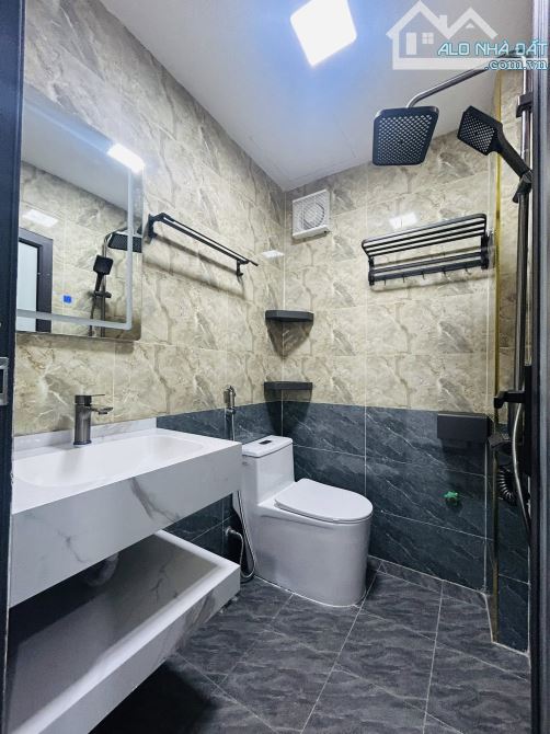 CẦN BÁN NHÀ BÙI XƯƠNG TRẠCH THANH XUÂN 40m2, 5 TẦNG MẶT TIỀN 3,3m GIÁ 11.8 TỶ