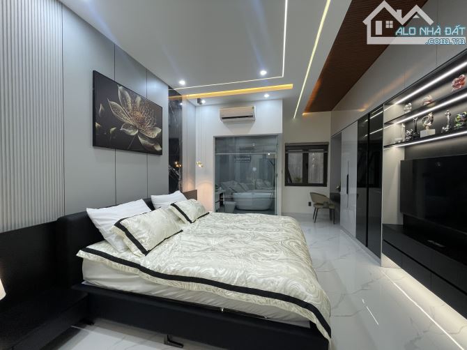 NHÀ MẶT TIỀN 5m5 TRẦN XUÂN LÊ , NỘI THẤT VIP