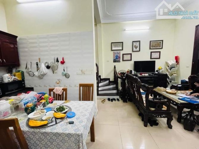 Trích sài, nhà 6 tầng, 80m, mt 5m giá bán 26 tỷ