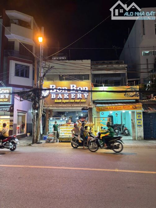 Bán nhà góc 2 MT Phan Văn Trị P.11 Bình Thạnh, DT 4x18.5m CN 65m2, 1T1L, giá 18.5 tỷ