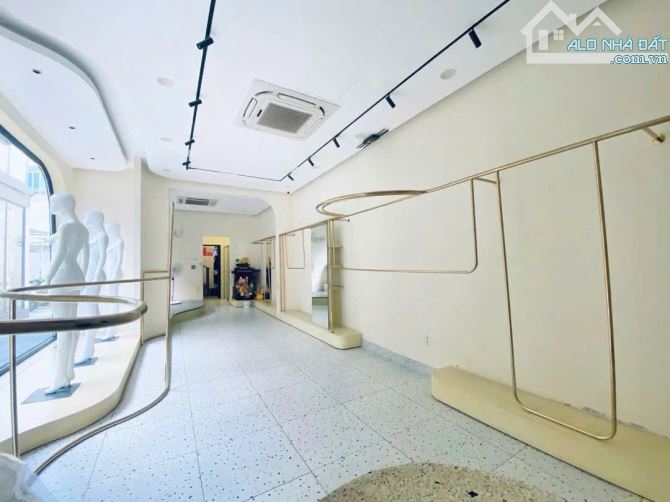 CĂN GÓC 2 MẶT TIỀN NGUYỄN VĂN LINH - DIỆN TÍCH 105.5M2 - DÒNG TIỀN 30TR/1 THÁNG