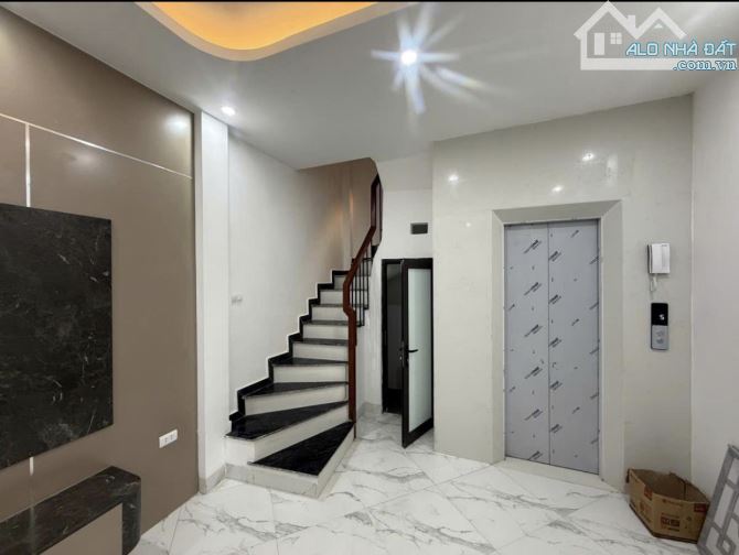🚗 TÂY HỒ - GẦN Ô TÔ - Lô Góc 40m² x 5 Tầng Thang Máy - Vị Trí Vàng, Dân Trí Cao.