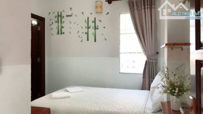 CHO THUÊ KHÁCH SẠN 28 PHÒNG ĐƯỜNG HOÀNG HOA THÁM - CÁCH BIỂN CHỈ 150M - GIÁ 25TR/THÁNG