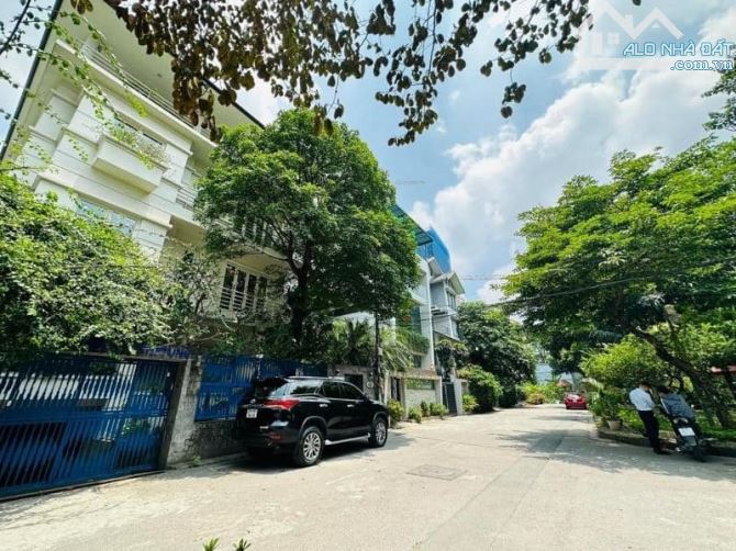 Bán nhà phân lô ô tô tránh tại KĐT Định Công, mớ đẹp ở ngay 34 tỷ.
