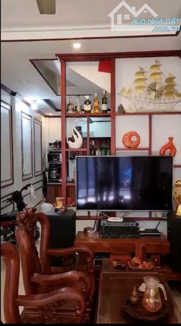Nhà 4 tầng Biên Giang Hà Đông 35m oto đỗ cửa giá hơn 3 tỷ