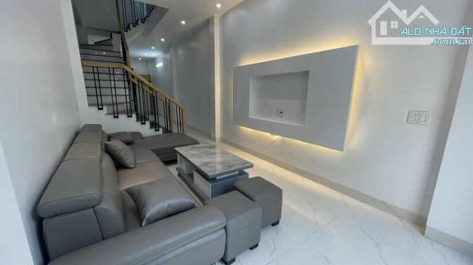 Nhà 3 tầng mới tinh ở Cao Bá Quát p Trường Thi - Ngõ Thông chỉ 2,5xx tỏi