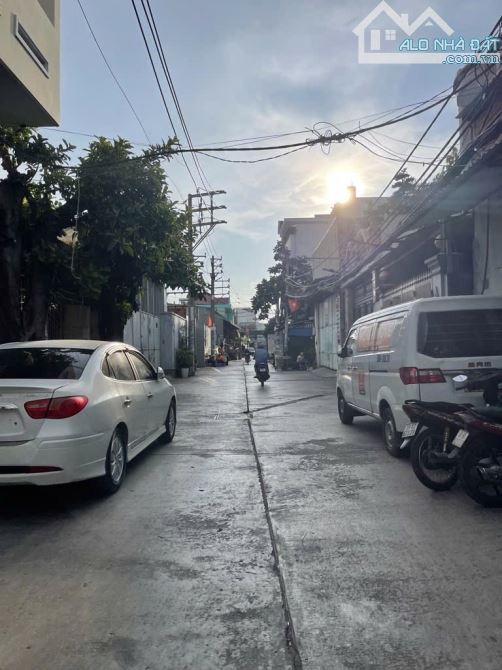 🆘CHỦ GẤP BÁN GIẢM 200TR-3 TẦNG-SHR NỞ HẬU-NGAY TÊN LỬA-GIÁP TÂN PHÚ 💰CHỈ 4.3( TL)