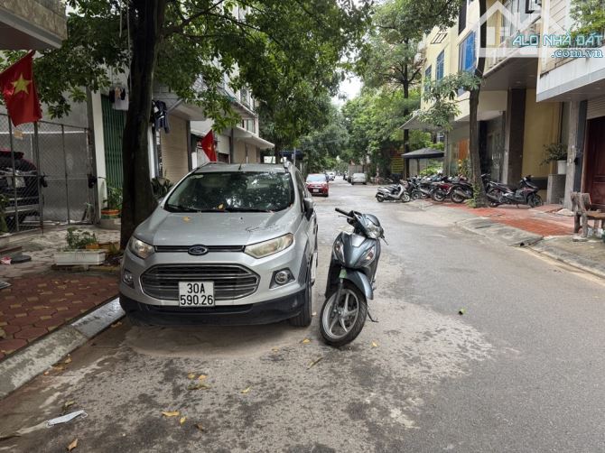 🏡CẦU GIẤY-NHÀ PHÂN LÔ - DT45m2 💸13 tỷ- OTO TRÁNH-ĐƯỜNG RỘNG 8m-VỈA HÈ RỘNG - KINH DOANH
