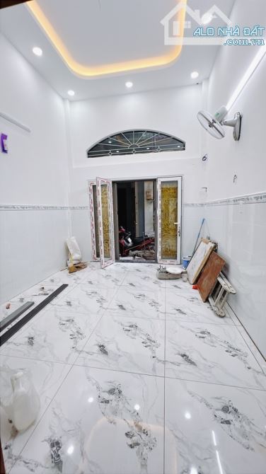 Nhà hẻm 772 Đoàn Văn Bơ - 4 Tầng mới - 40m2 - hơn 4 tỏi 8 TL